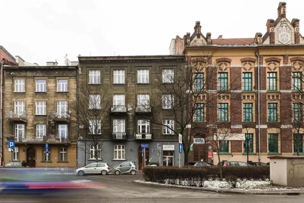 Tour Lubomirskiego 23 Apartament *